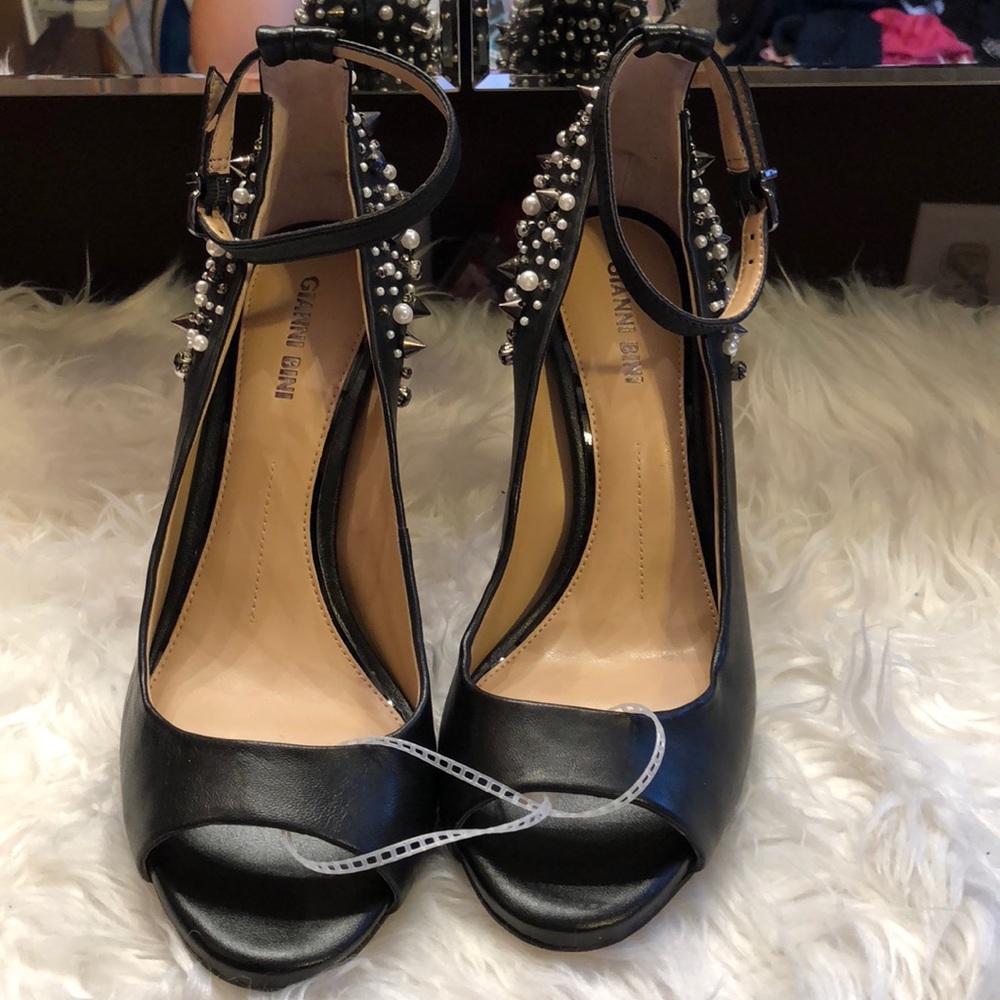 GIANNI BINI SZ 8.5 NEVER WORN